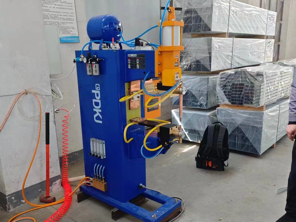 ស័ក្តិសមសម្រាប់ដំណើរការដែកសន្លឹក Galvanized 1+1mm